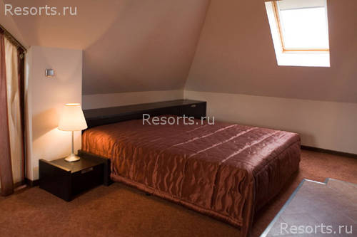 Famil Hotel 3